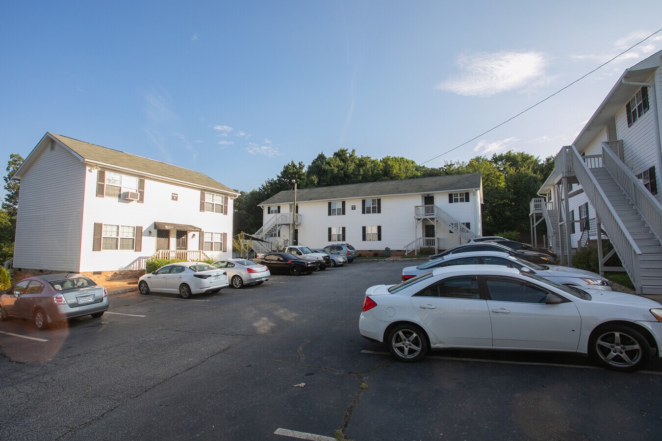 35 Allendale Ln, Greenville 29607