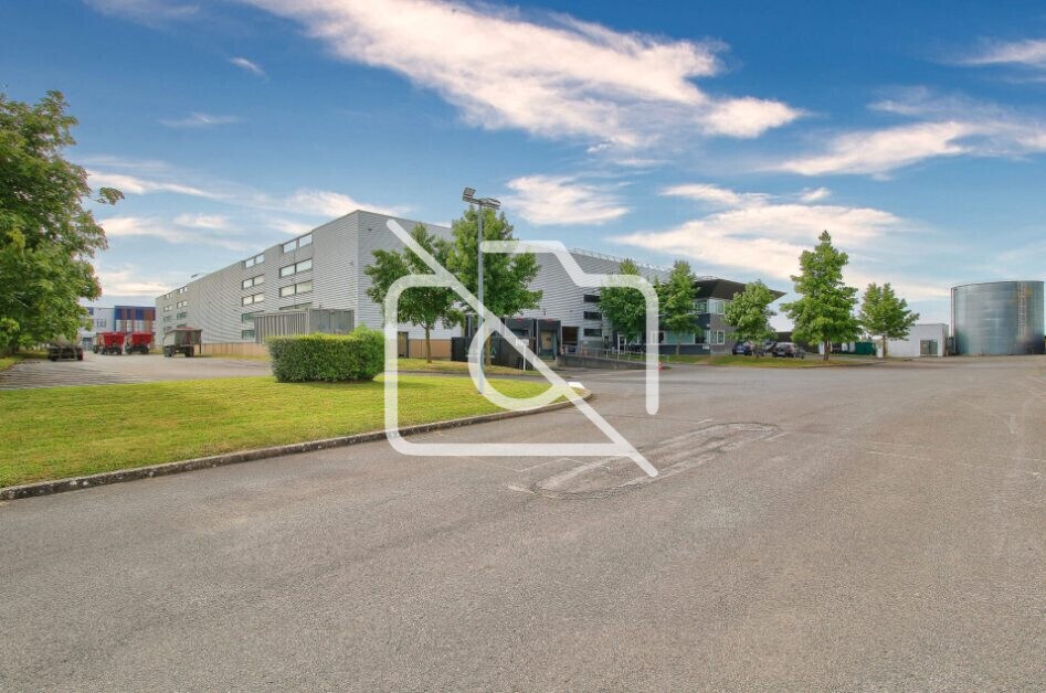Industrial in Saint-Michel-sur-Orge to rent Building Photo- Image 1 of 4