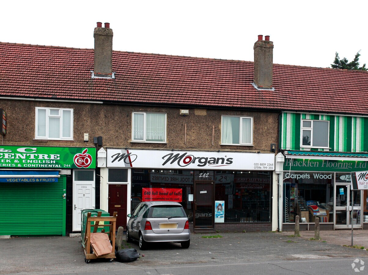242 Blackfen Rd, Sidcup DA15 8PW UK