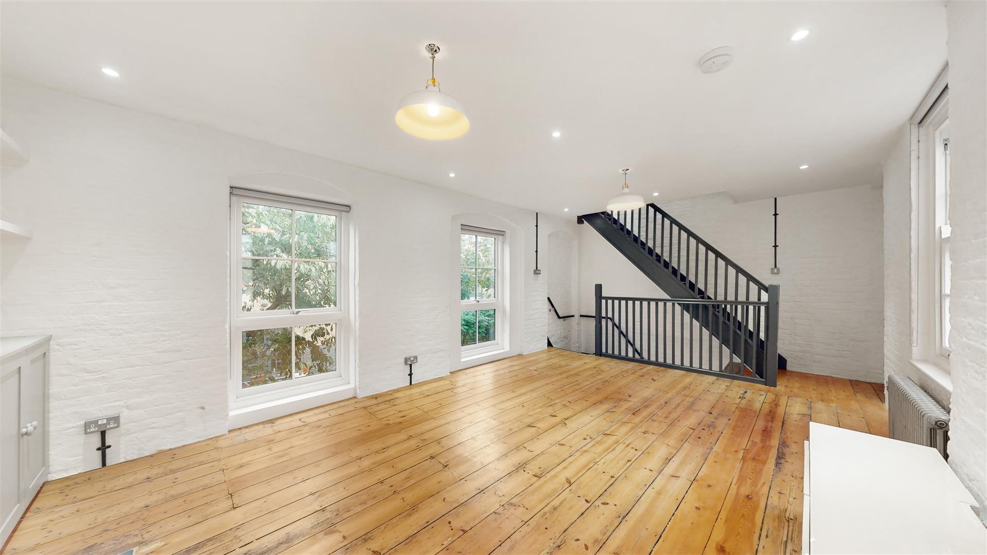 Padbury Ct, London to rent Interior Photo- Image 1 of 2