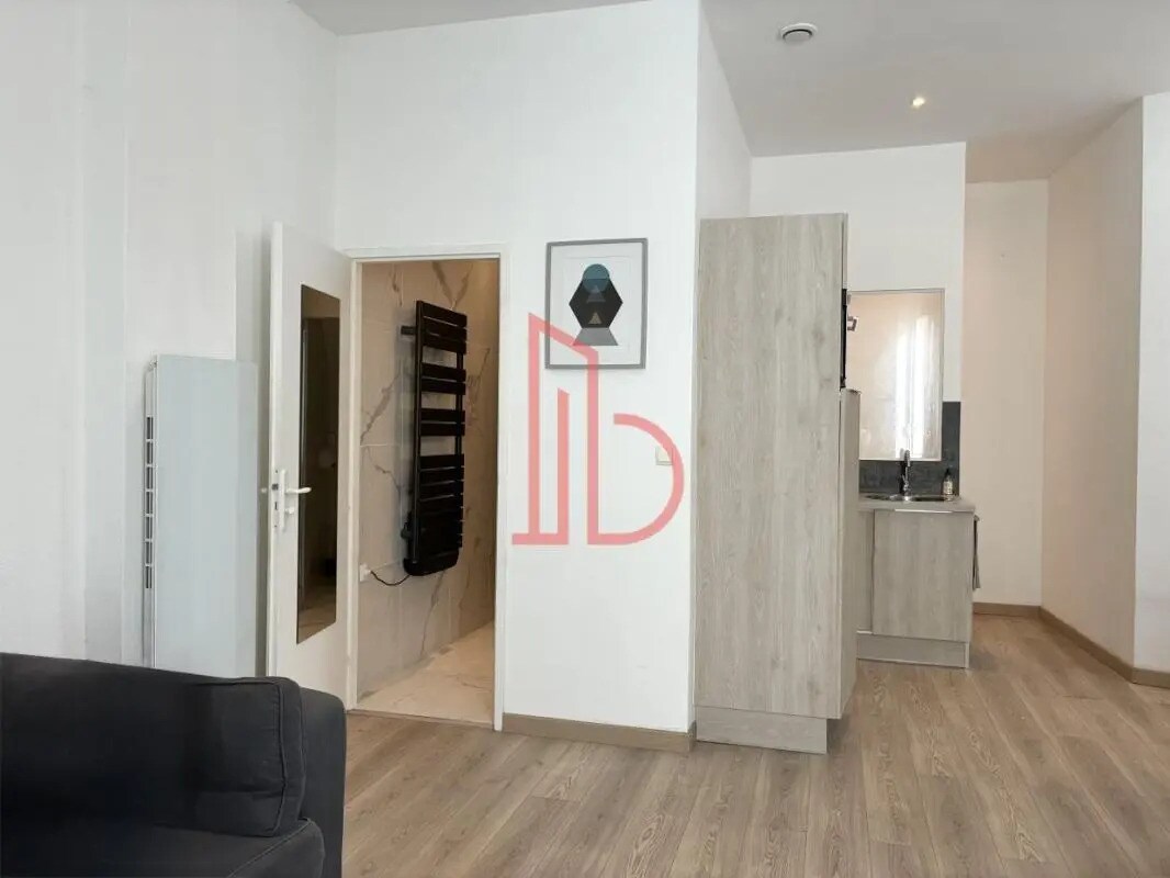 Office in Bordeaux for sale Interior Photo- Image 1 of 6