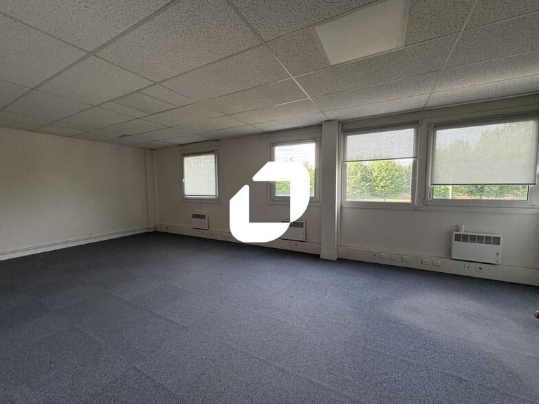 Office in Bièvres to rent - Interior Photo - Image 2 of 14