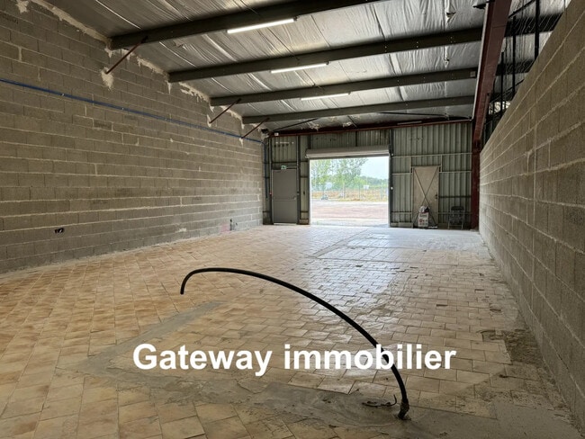 Location Entrepôt 125 m²