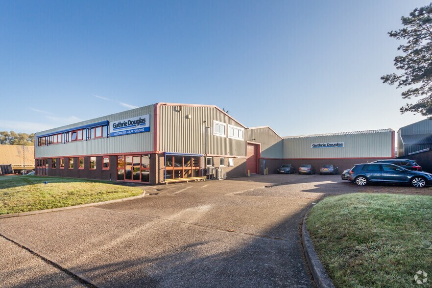 12 Heathcote Way, Warwick for sale - Primary Photo - Image 1 of 1