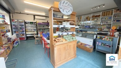 29 Carlton Dr, Wigston to rent Interior Photo- Image 2 of 3