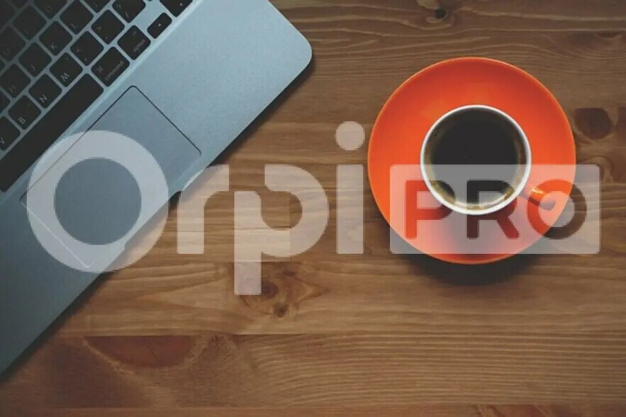 Office in Villefranche-sur-Saône to rent - Building Photo - Image 1 of 4