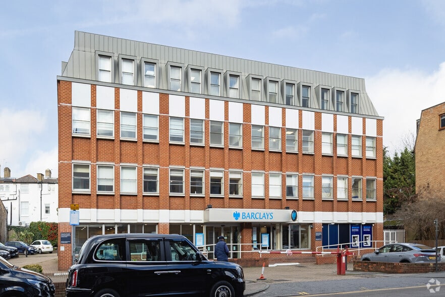 8 Alexandra Rd, London to rent - Building Photo - Image 2 of 2