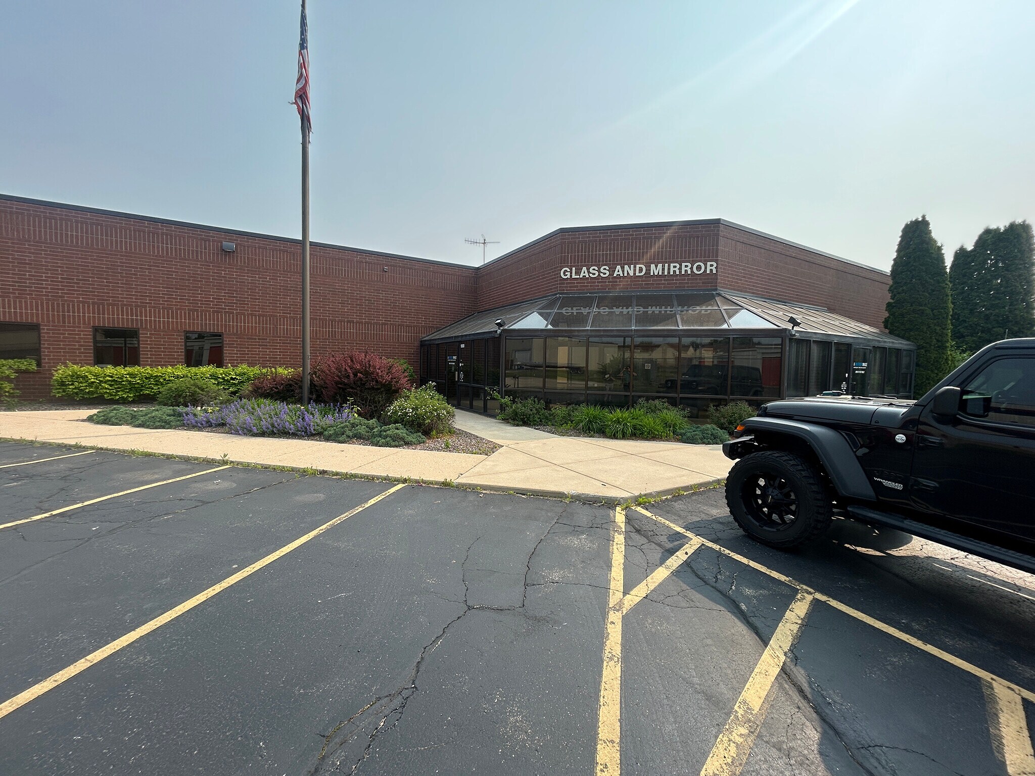 1000 Commerce Dr, Geneva, IL for sale Building Photo- Image 1 of 1