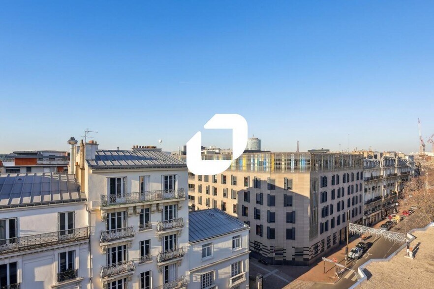 31-33 Rue Ernest Renan, Issy-les-Moulineaux to rent - Building Photo - Image 2 of 11