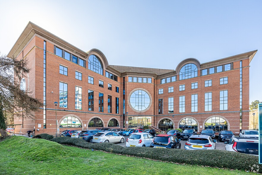 London Rd, Stevenage to rent - Primary Photo - Image 1 of 8