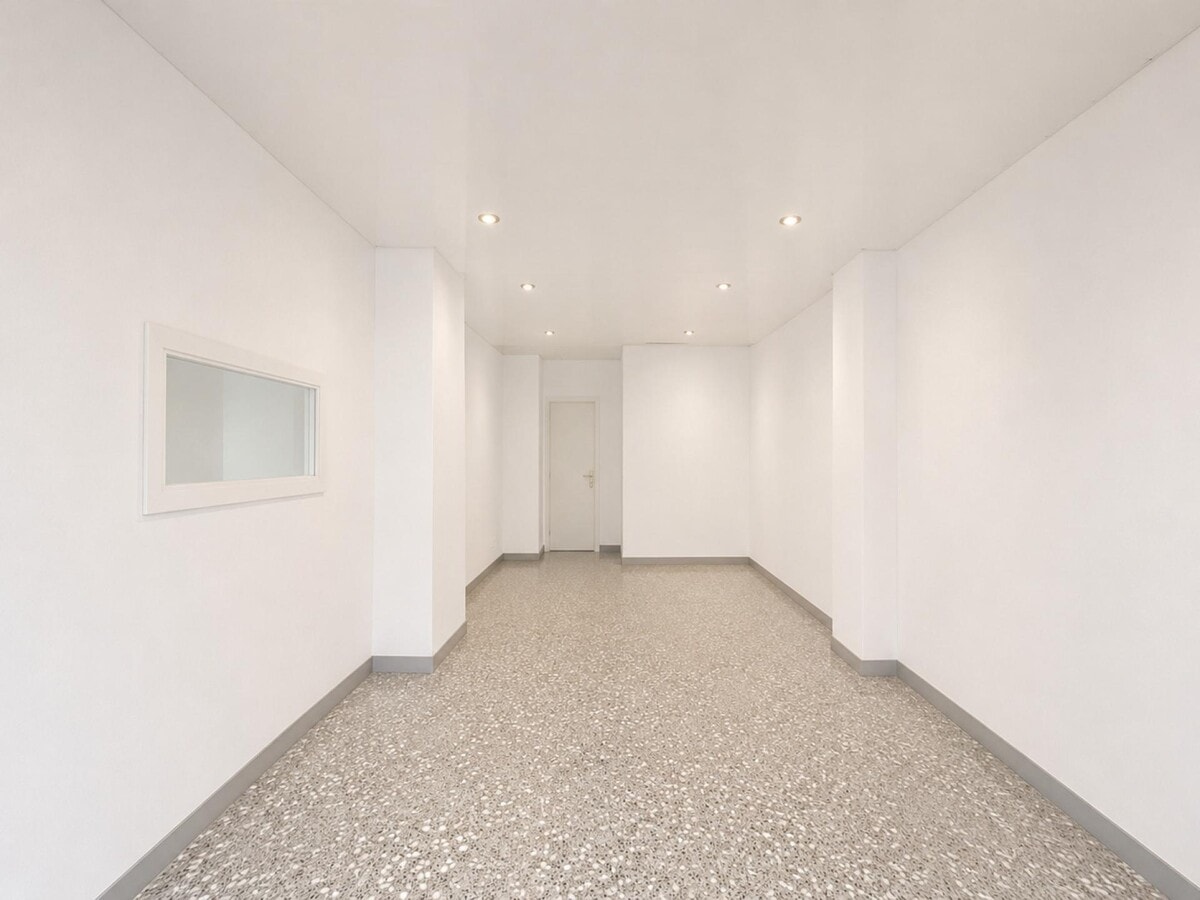 Sabadell, BAR 08206 - - - Interior Photo - Image 2 of 5