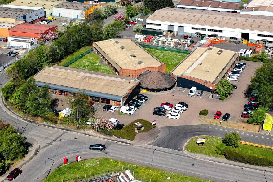 Dunlop Way, Scunthorpe to rent - Building Photo - Image 2 of 14