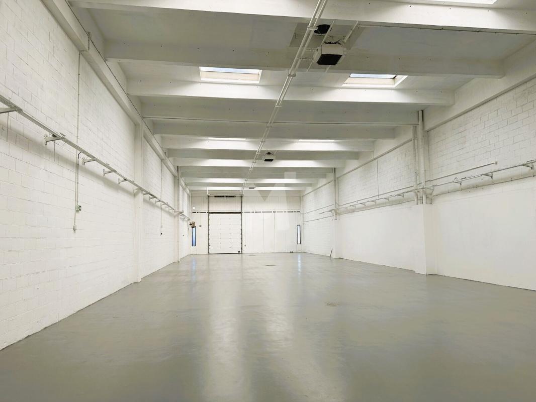 Light Industrial in Évry-Courcouronnes to rent Interior Photo- Image 1 of 15