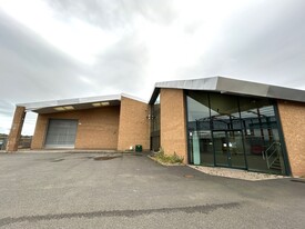 21A-21B Buntsford Dr, Bromsgrove WOR - Commercial Property