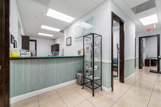 6705 SW 57th Ave, Coral Gables, FL for rent Building Photo- Image 2 of 27