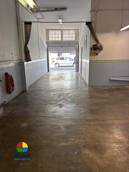 Retail in Cerdanyola del Vallès, Barcelona to rent - Interior Photo - Image 1 of 3