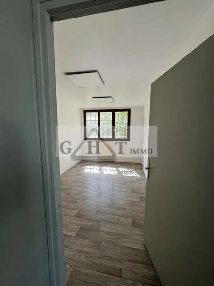 Office in Wissous to rent - Interior Photo - Image 3 of 6