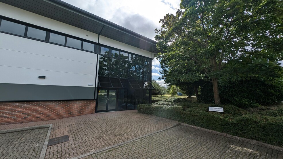 Concorde Way, Fareham for rent - Building Photo - Image 2 of 21