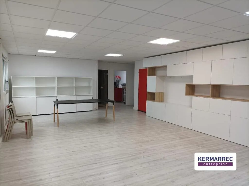 Location Bureaux 98 m² - Photo 1