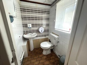 28 Low St, Sherburn In Elmet to rent Interior Photo- Image 1 of 6