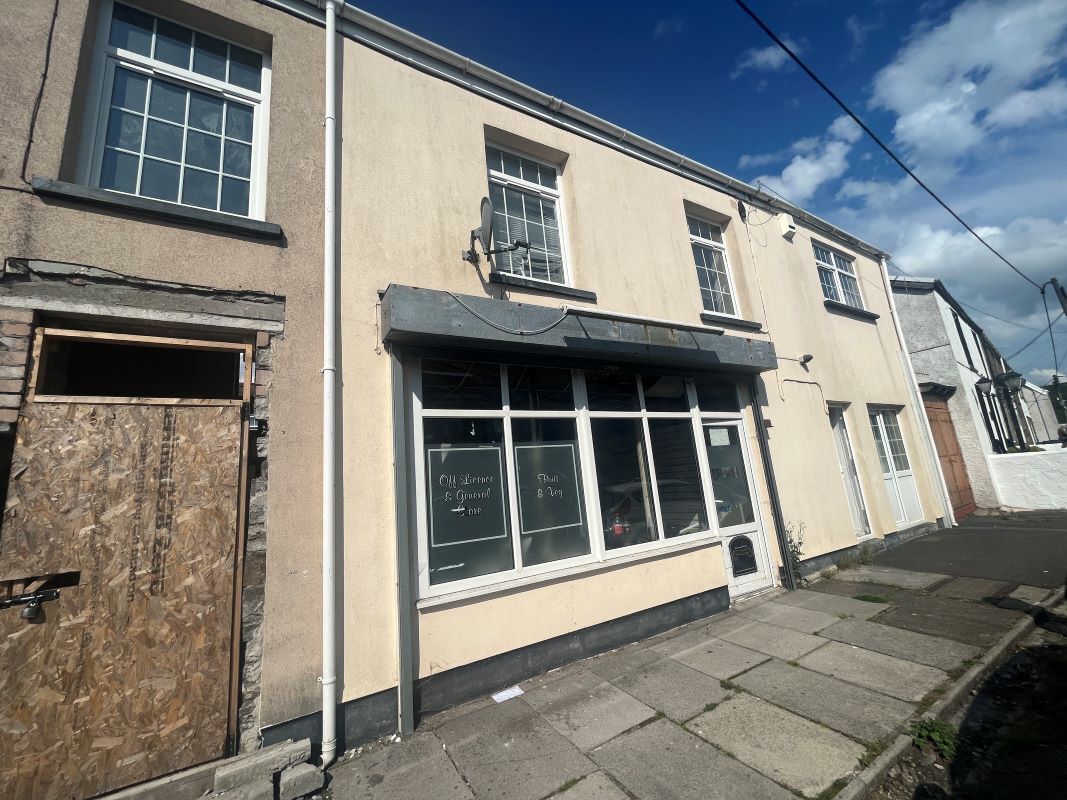 26 High St, Bedlinog for sale Primary Photo- Image 1 of 1