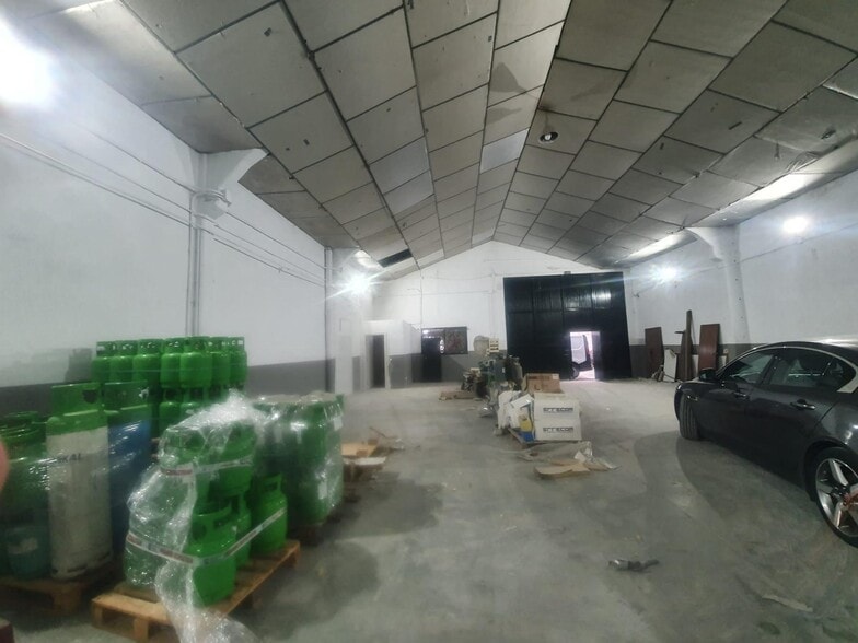 Calle Rafael Beca Mateos, Sevilla, Sevilla to rent - Interior Photo - Image 2 of 7