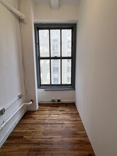 306 W 38th St, New York, NY for rent Interior Photo- Image 2 of 6