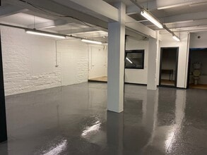 New Mill Rd, Honley to rent Interior Photo- Image 2 of 3