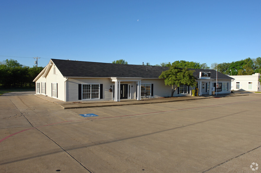 1905 W Ennis Ave, Ennis, TX for sale - Primary Photo - Image 1 of 1