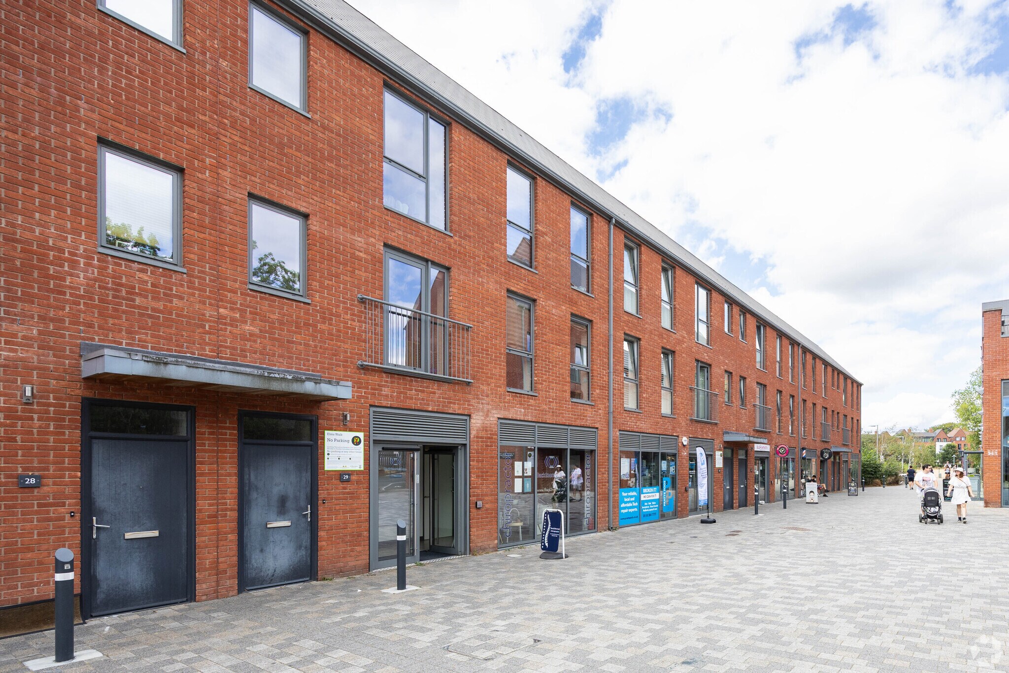 Unit 10, Elms Walk, Wokingham to rent Primary Photo- Image 1 of 2