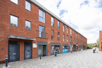 Unit 10, Elms Walk, Wokingham to rent Primary Photo- Image 1 of 2