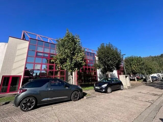 Location Bureaux 500 m² - Photo 1