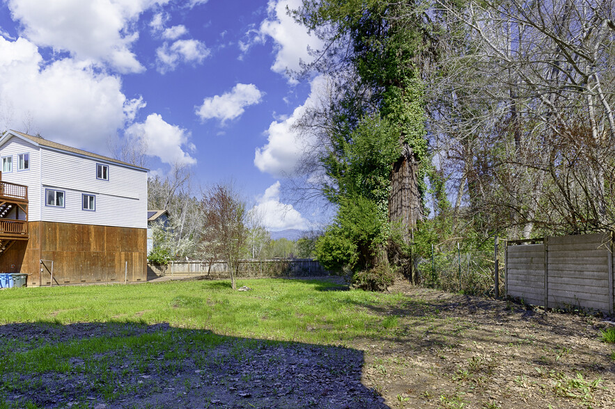 14293 Mill Ct, Guerneville, CA for sale - Building Photo - Image 3 of 18