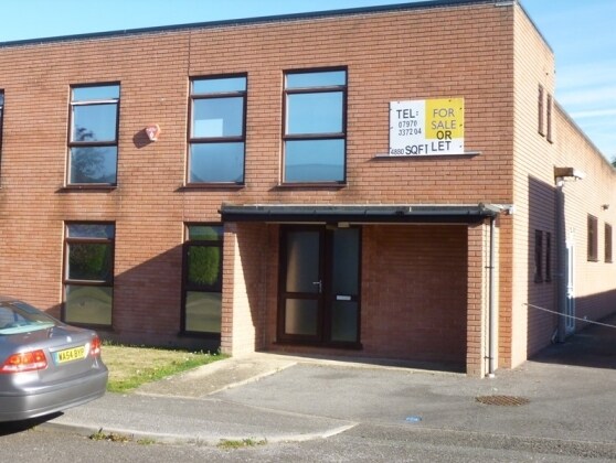 1B Queensway, New Milton for sale - Primary Photo - Image 1 of 1