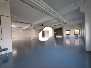 Office in Villebon-sur-Yvette to rent Interior Photo- Image 1 of 2