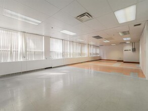 3315-3345 Ch Queen-Mary, Montréal, QC for rent Building Photo- Image 1 of 1