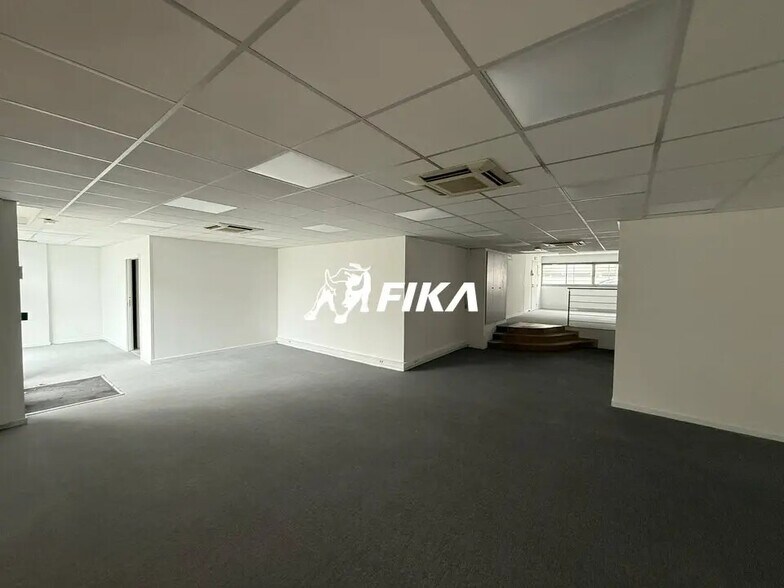 Office in Bordeaux to rent - Building Photo - Image 3 of 12