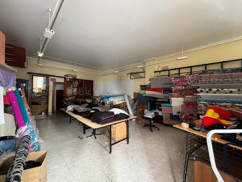 Retail in Cáceres, Cáceres to rent - Primary Photo - Image 1 of 8