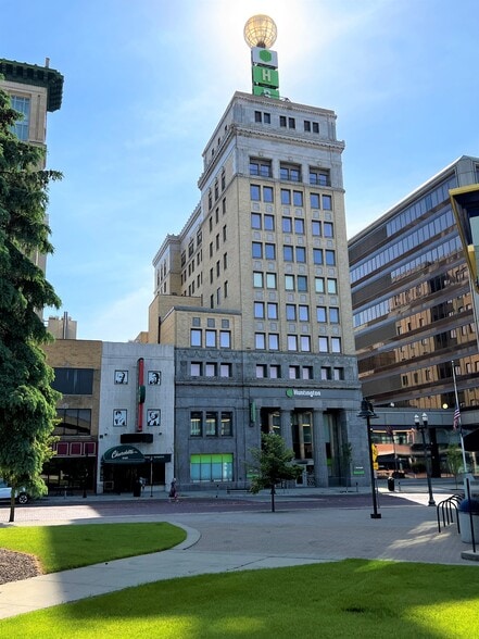 328 S Saginaw St, Flint, MI to rent - Building Photo - Image 2 of 5