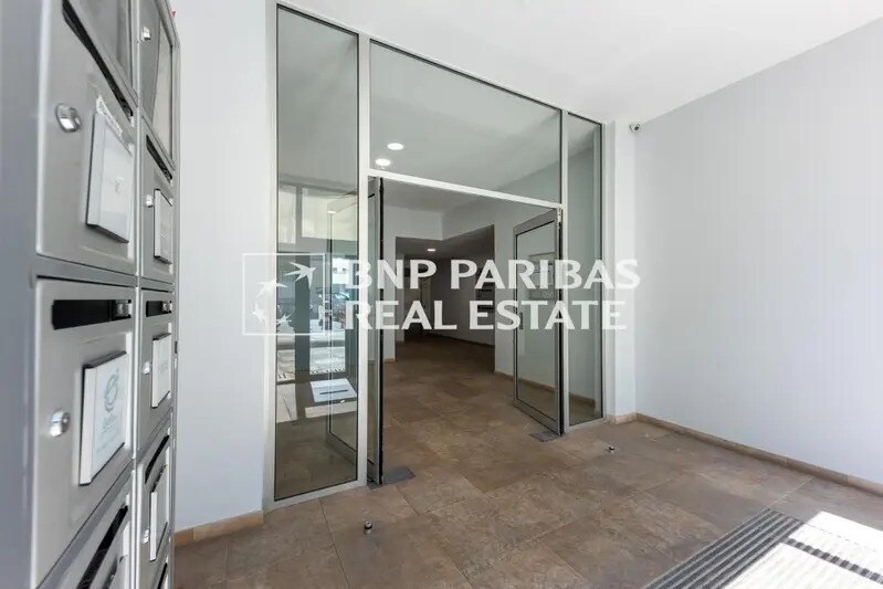 9-11 Rue Maurice Grandcoing, Ivry-sur-Seine to rent - Lobby - Image 2 of 11