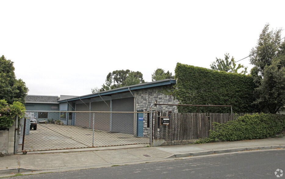 383 Preda St, San Leandro, CA 94577 UK