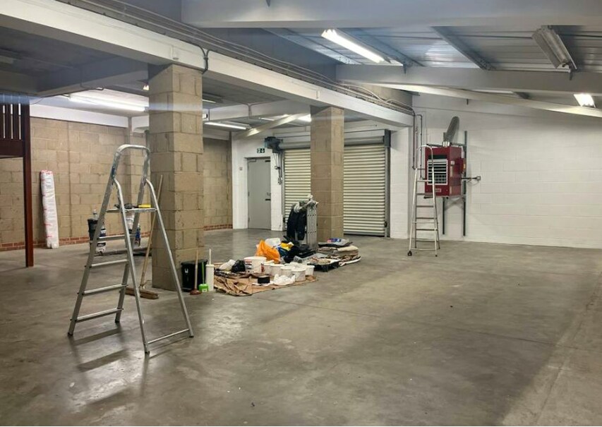 Rear of 78-80 Station Rd, Harrow to rent Interior Photo- Image 1 of 2