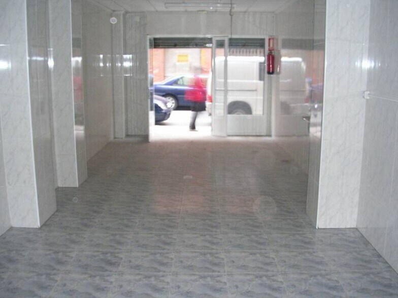 Retail in Crevillent for sale - Interior Photo - Image 2 of 3