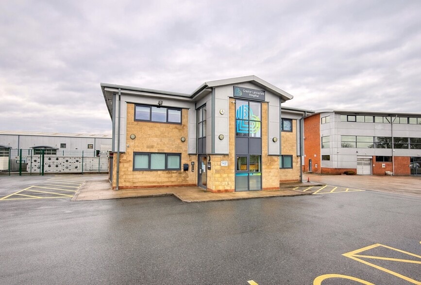 5 Wyder Ct, Grimsargh for sale - Building Photo - Image 1 of 1