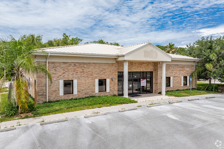 180 N Suncoast Blvd, Crystal River, FL for rent - Building Photo - Image 2 of 8