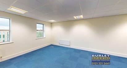 Buntsford Dr, Bromsgrove for sale Interior Photo- Image 1 of 7