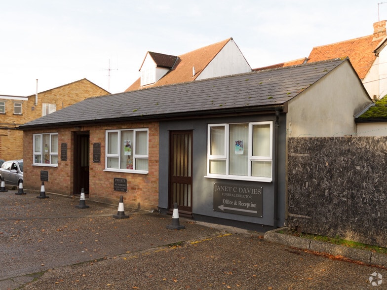 96A Coggeshall Rd, Braintree to rent - Primary Photo - Image 1 of 3
