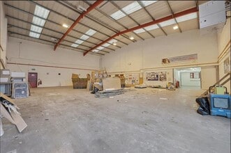 Liberty Way, Nuneaton to rent Interior Photo- Image 1 of 7