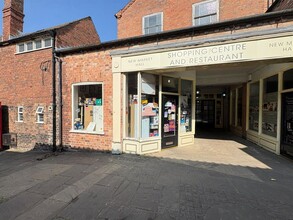 Cornmarket, Louth to rent Building Photo- Image 2 of 3