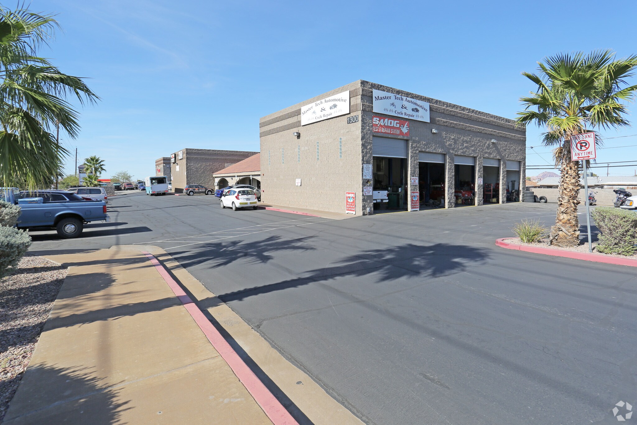 1300 N Boulder Hwy, Henderson, NV for sale Primary Photo- Image 1 of 1